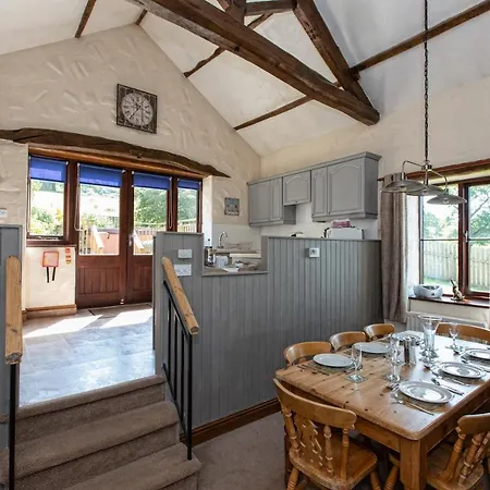 Holiday home Mill Barn Hot Tub