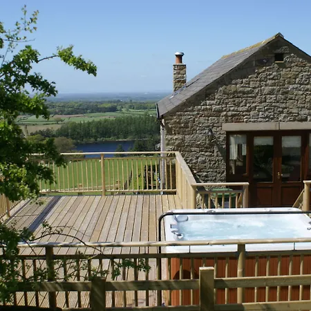 Mill Barn Hot Tub 度假居